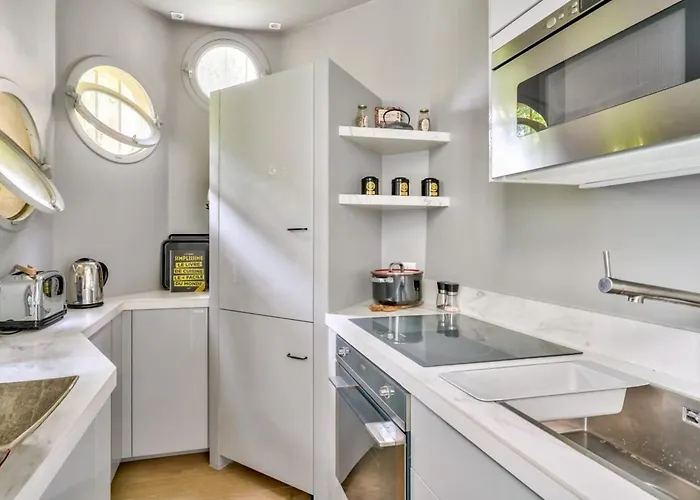 Superb In The Heart Of Saint-germain Париж