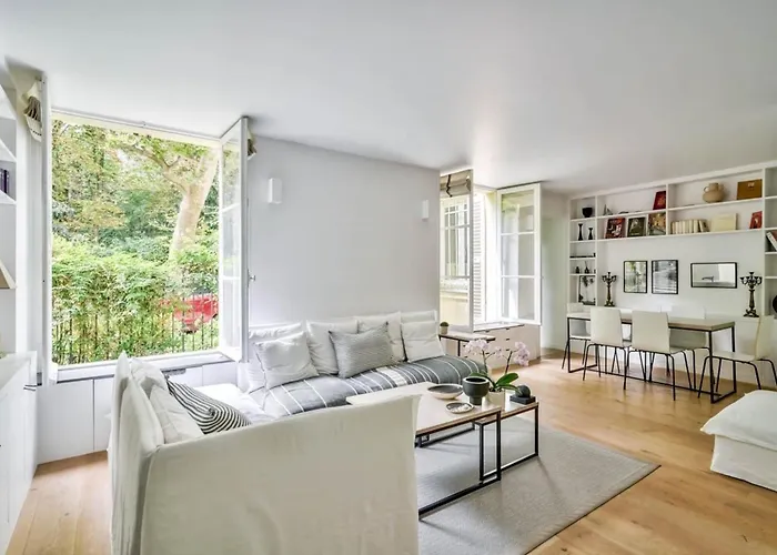 Апартаменты Superb In The Heart Of Saint-germain Париж